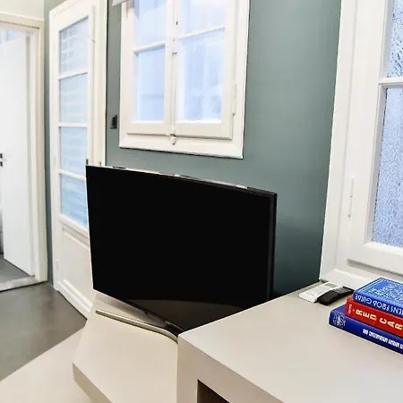 Central44 Yolo Casual Apartment *